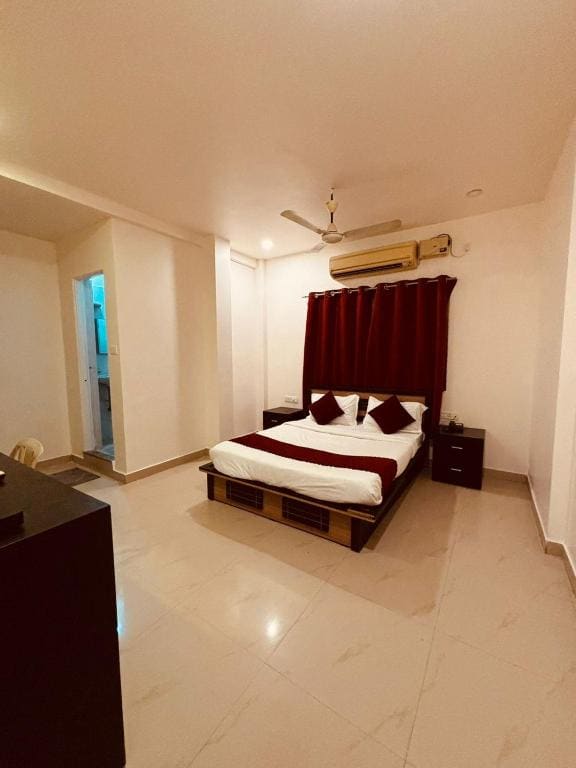 Silver Key Suites - View 6