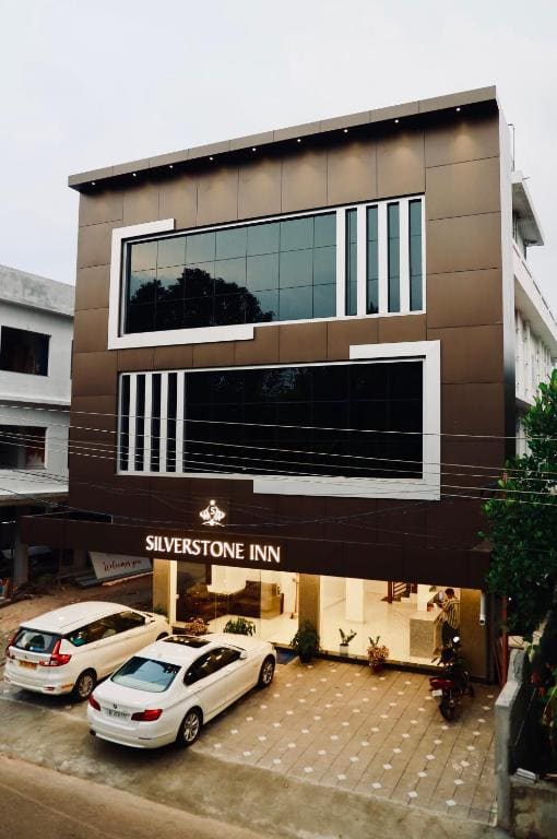 Silverstone Inn - View 4