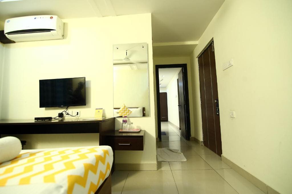 Hotel Siri Inn Mind Space Hitech City - View 7