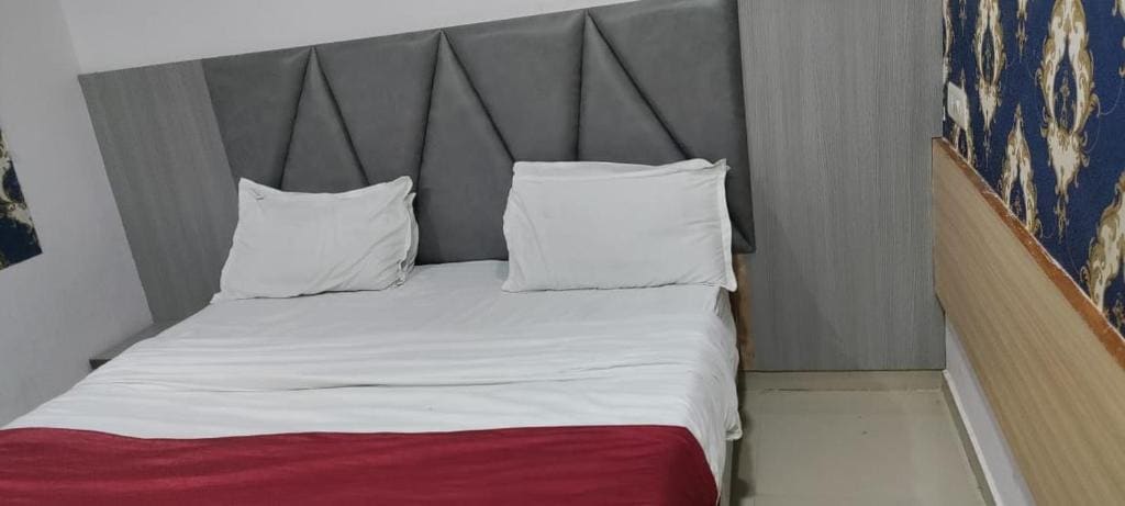 Hotel Sparsh, C G Road - View 3