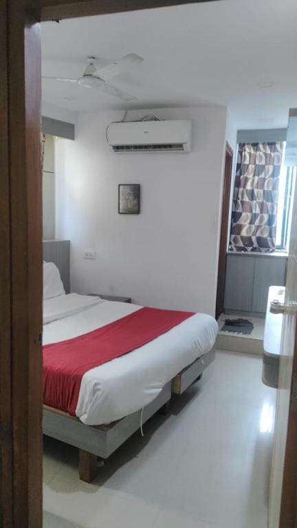 Hotel Sparsh, C G Road - Main view