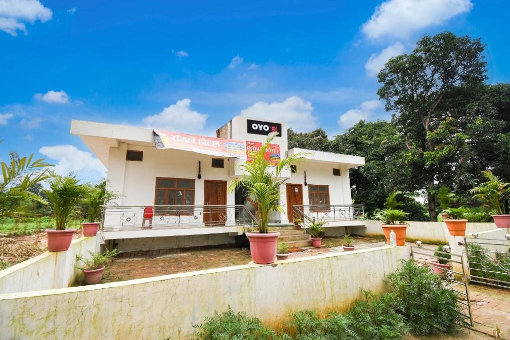 SPOT ON by OYO Royal Hotel - View 4