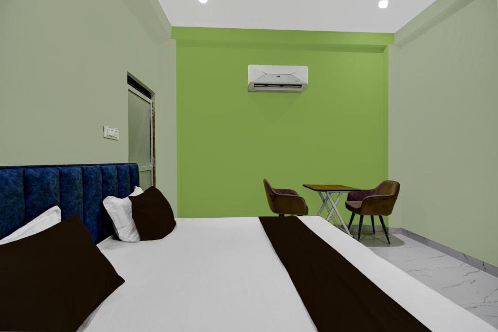 SPOT ON Hotel The Baithak & Restaurant - عرض 7
