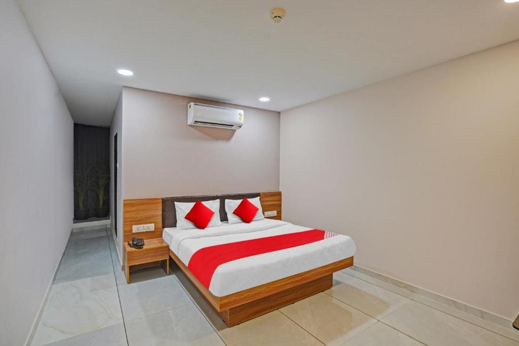 Hotel Sukoon, Best Luxurious Hotel Rooms In Surat City Center - View 2