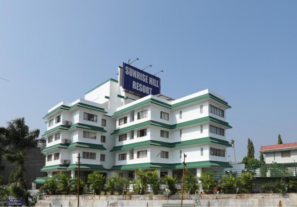 Sunrise Hill Resort - Main view