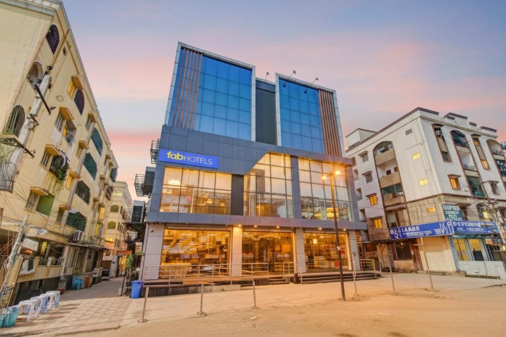 FabHotel SSR Fern Suites - 100M from GSM Mall Madeenaguda - Main view