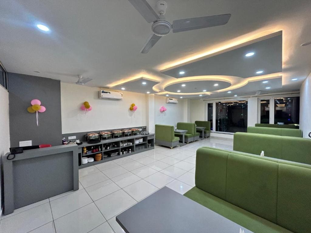 Hotel The Katra Avenue - View 3