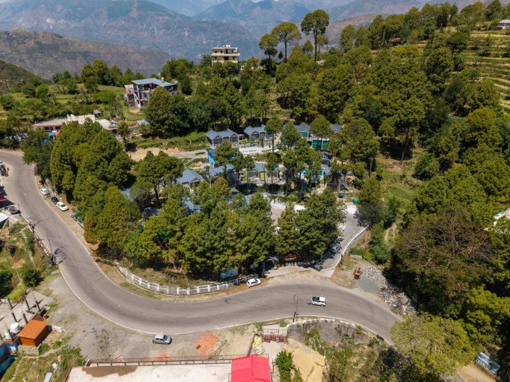 DLS Nature Trinket Resort - Dalhousie with Swimming Pool — фото 2