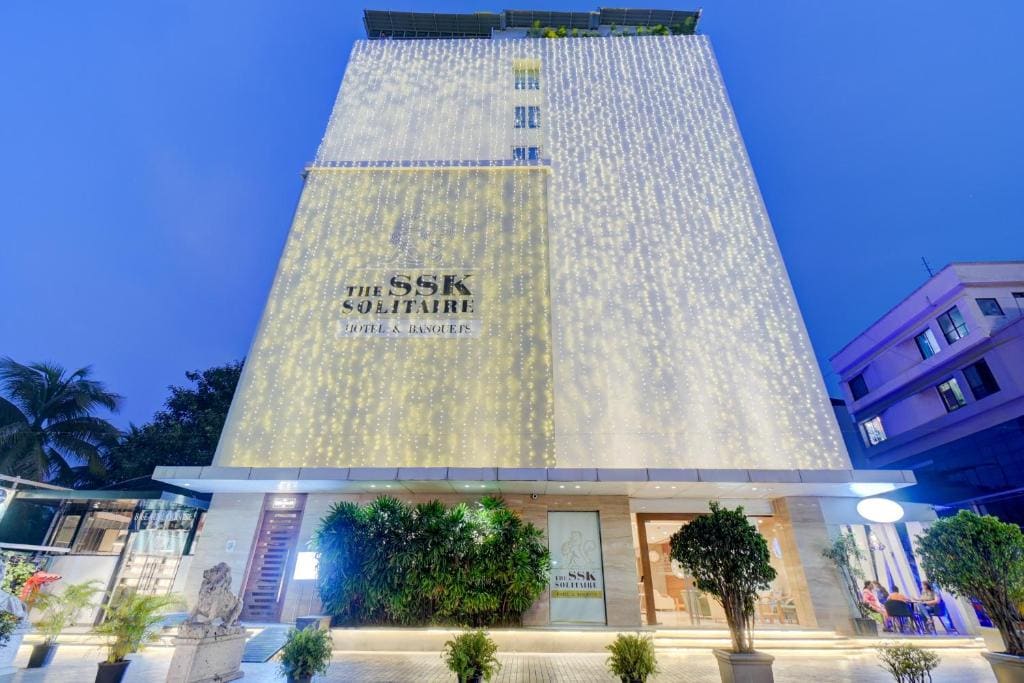 The SSK Solitaire Hotel & Banquets - Main view