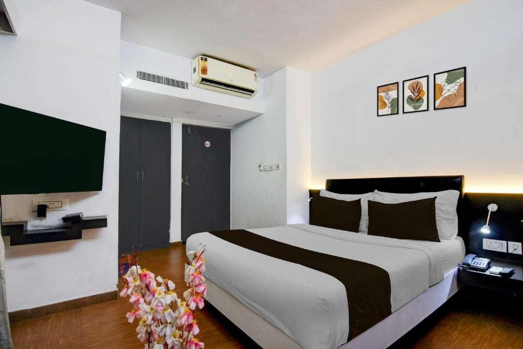 Super Townhouse Oak Ballygunge Formerly Hotel Lovelock - View 6