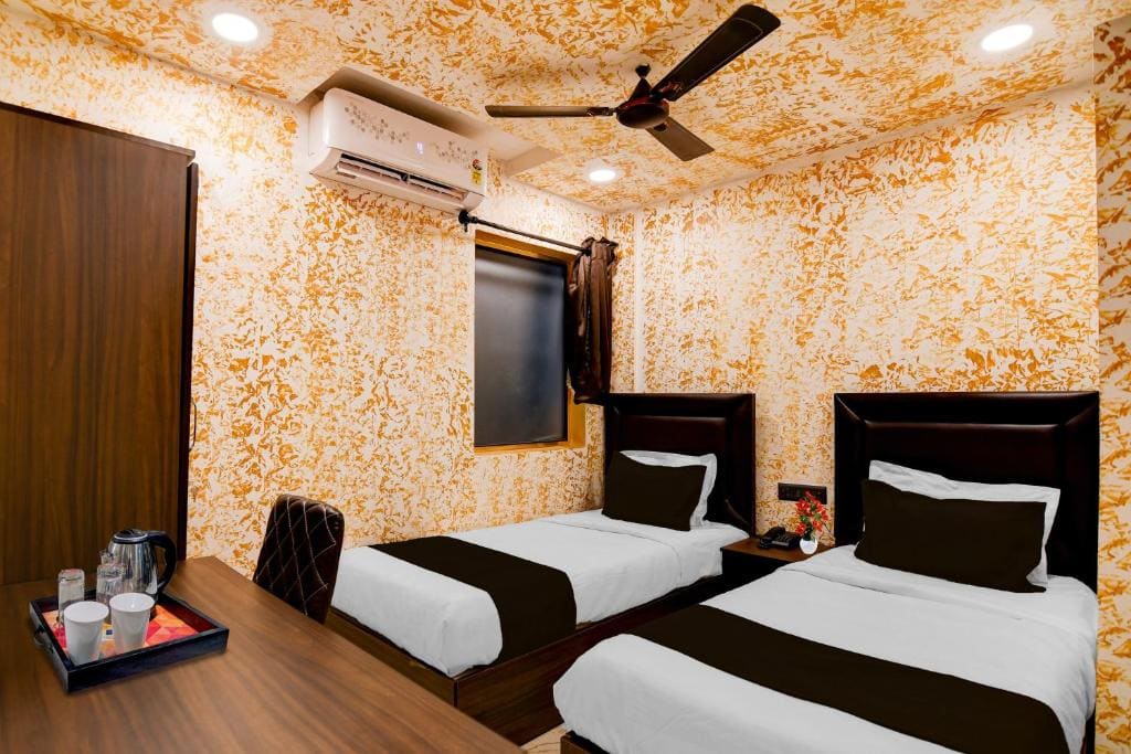 Super Townhouse Oak Sealdah Railway Station Near Creek Row - View 6