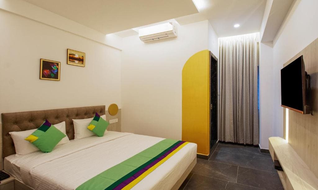 Itsy Hotels Silver Keys - View 2