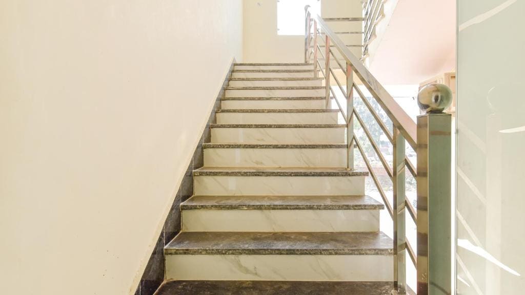 4Everstayz By Ratan Residency Luxury Rooms Free Wifi Parking - View 3