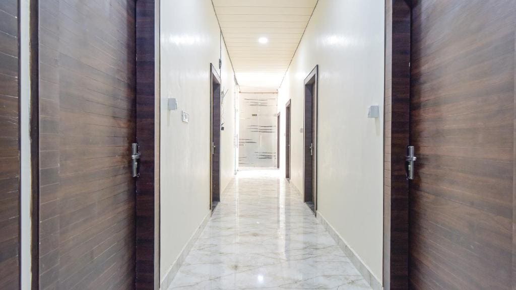 4Everstayz By Ratan Residency Luxury Rooms Free Wifi Parking - View 6