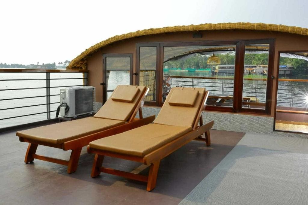 Upper Deck Houseboats - View 6
