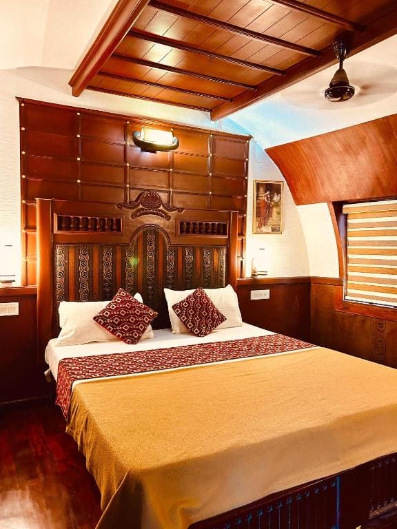 Vaikundam houseboats - मुख्य व्यू