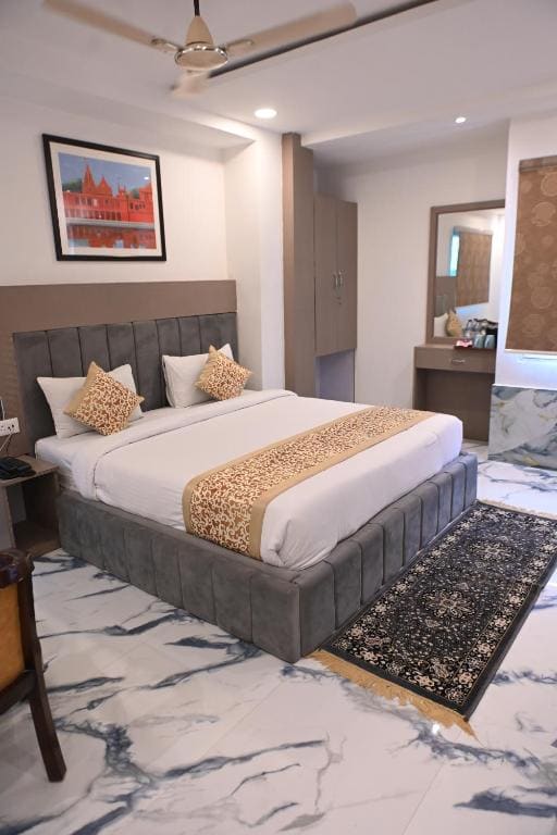 Hotel Varuna Grand - View 7