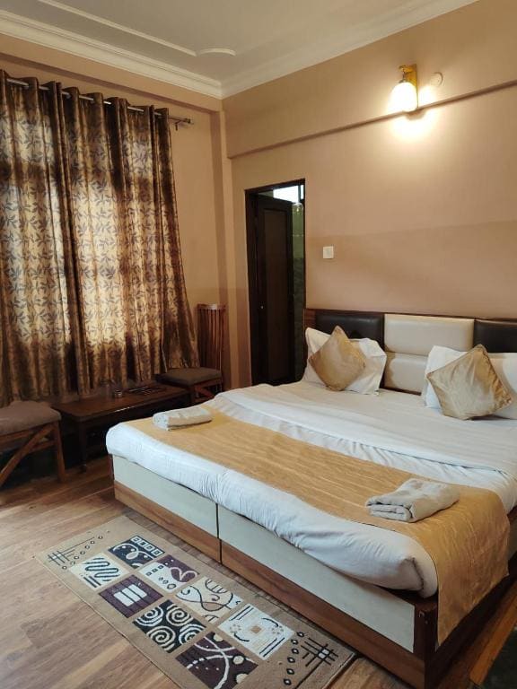 Varuni Gd Hotel Mcleodganj - View 7