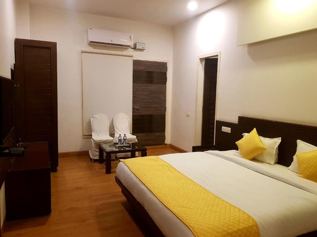 Hotel Vasudha Palace - Main view