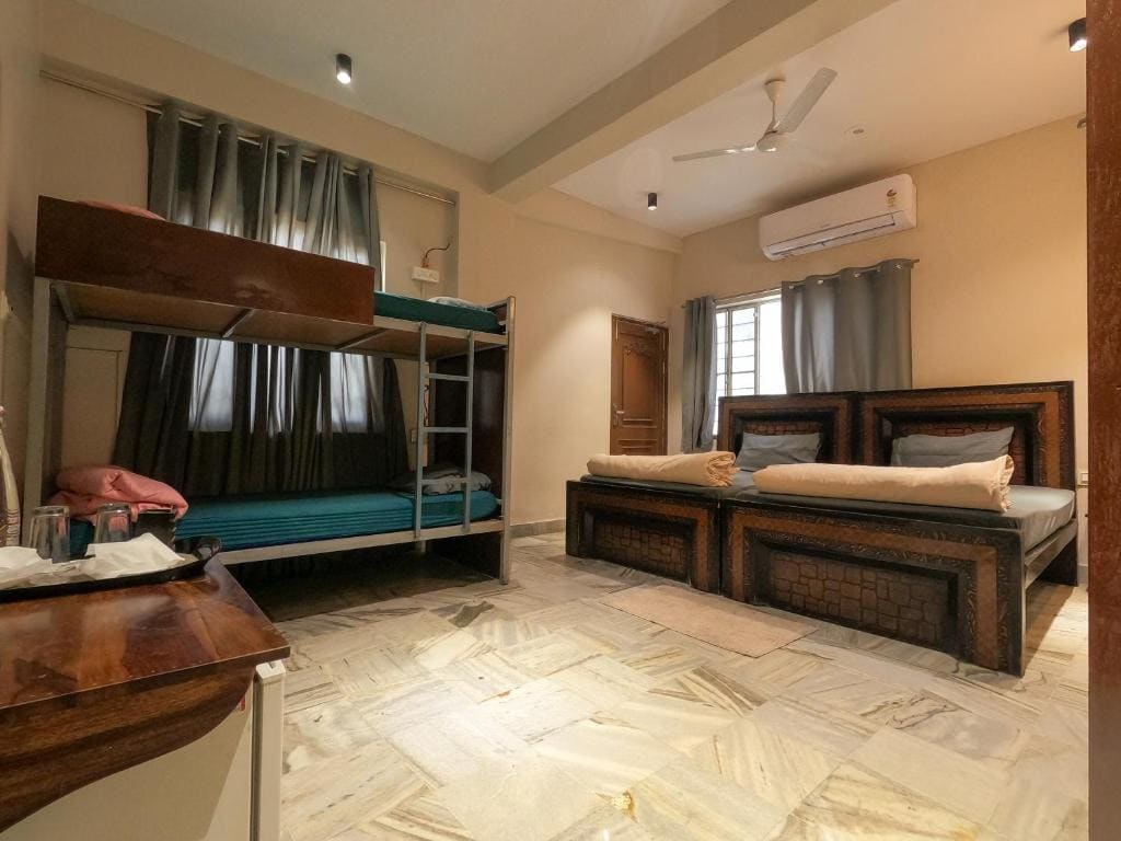 J Startup House, Jaipur - Hostel, Co-working & Rooftop Cafe - View 4