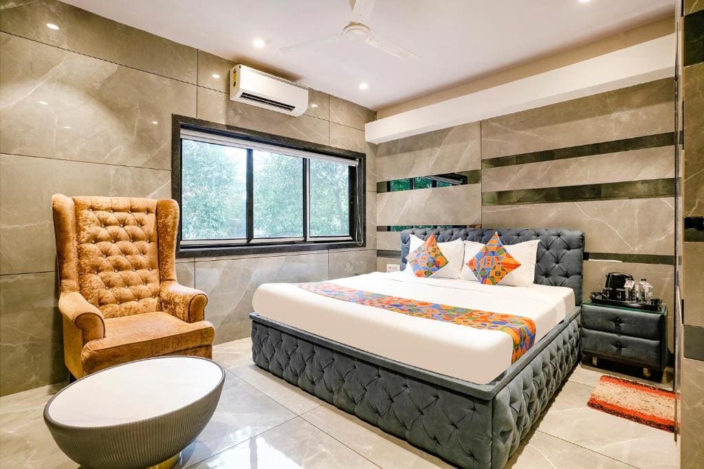 FabHotel Prime Welcome Palace - Inside Chandni Chowk Complex - View 2