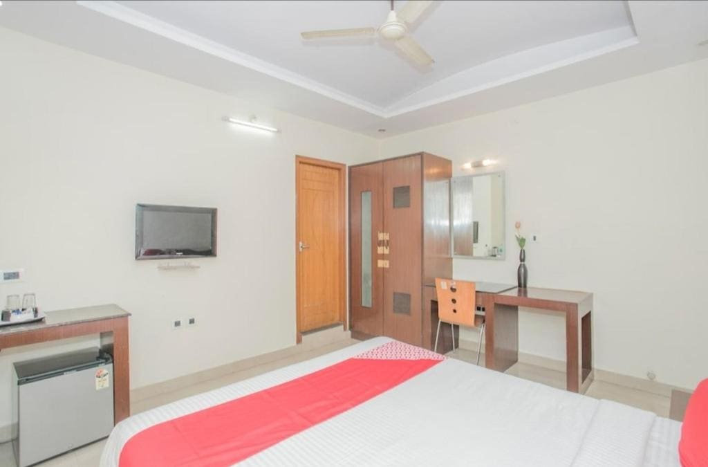WesternSuites Hotel / Spa - View 6