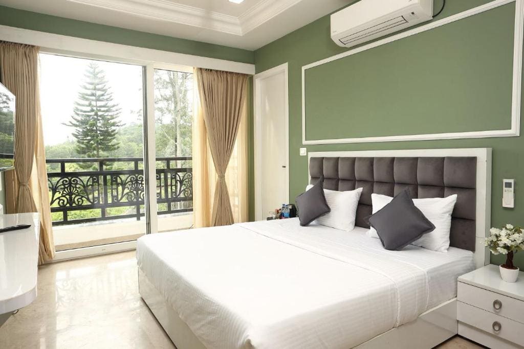 White Mint - View 2