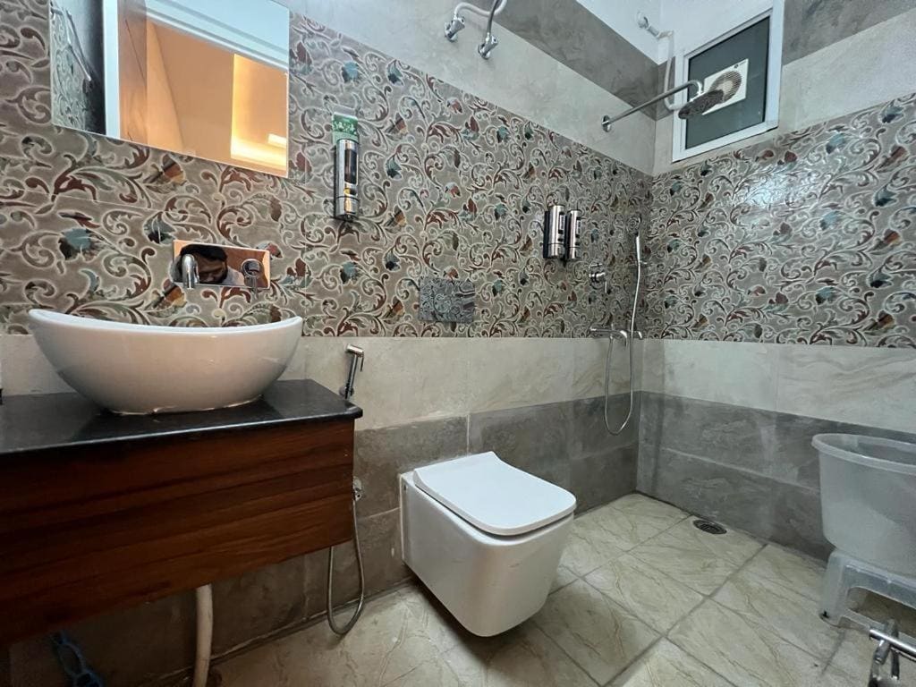 Hotel Yog Safari, Behind Parmarth Niketan - View 3