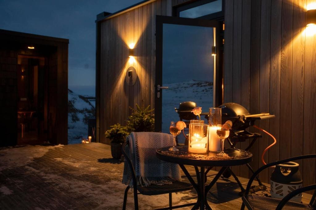 AURA Retreat Iceland - View 3