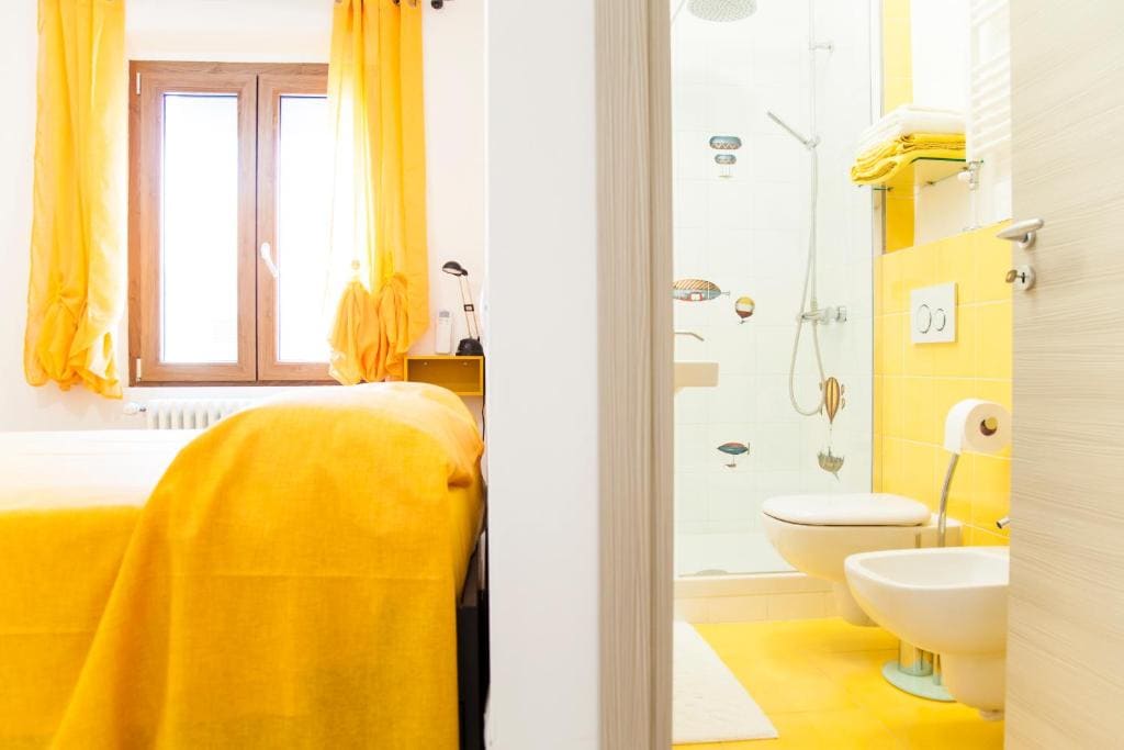 Yellow room - 图片 4