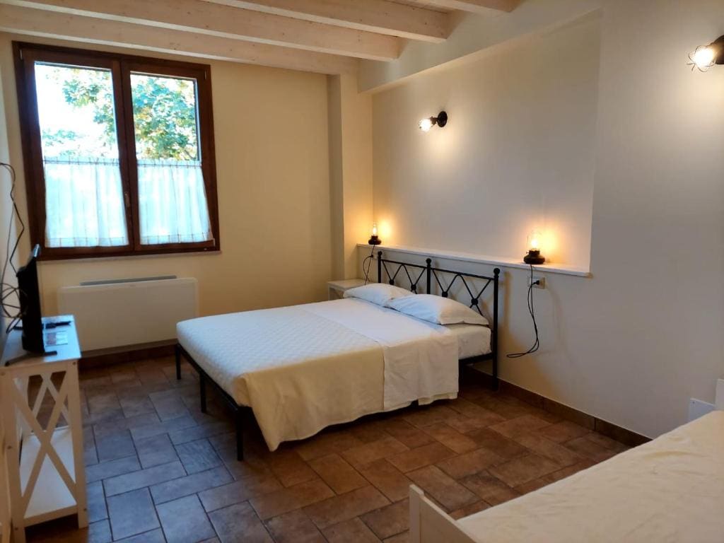 Angelucci Agriturismo con Camere e Agri Camping - View 4