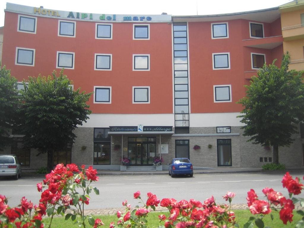 Hotel Alpi Del Mare - Main view