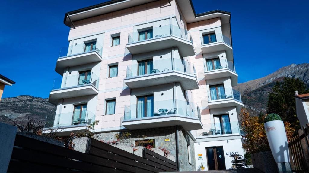 Hotel Au Soleil - Main view