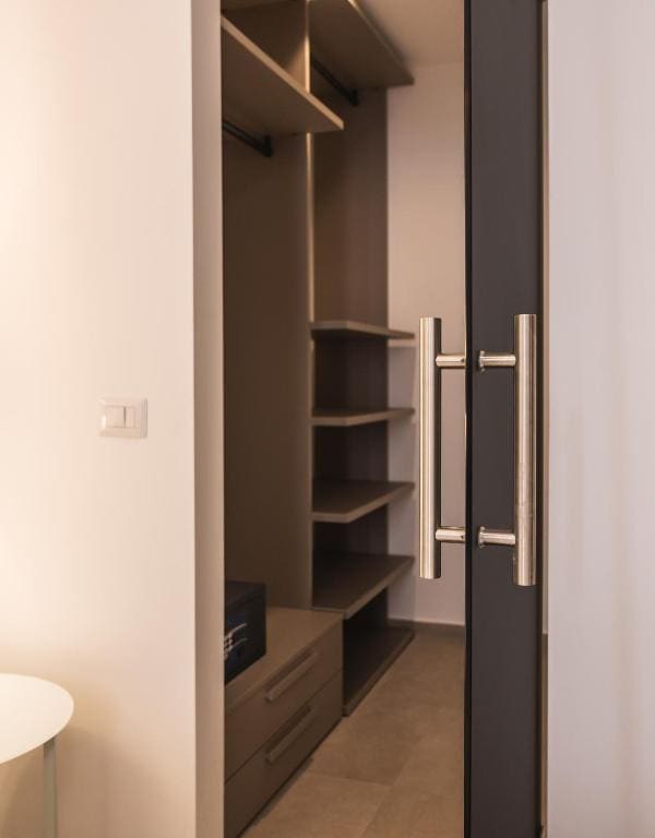 Aura Room - View 6