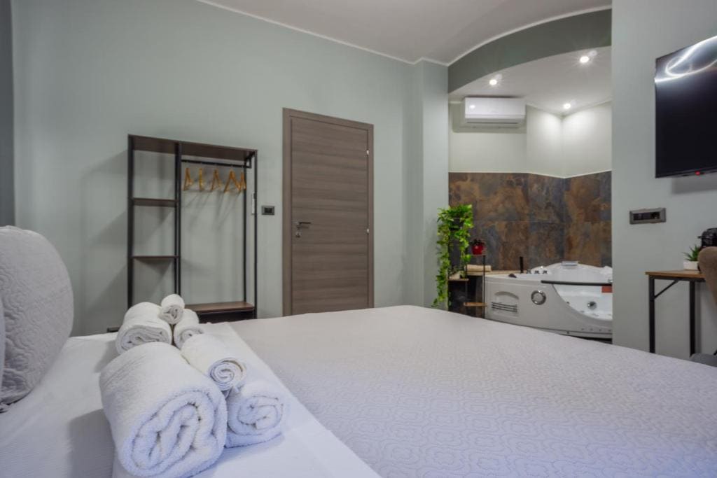 Aurelia Garden Suite - View 7