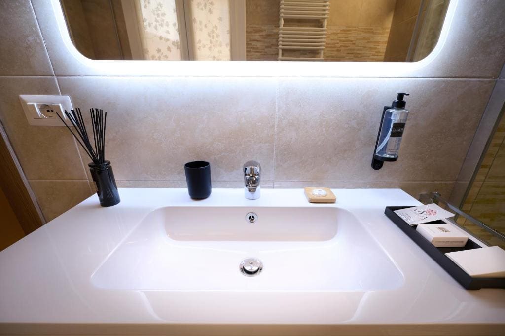 D'AZEGLIO 62 LUXURY ROOMS - View 6