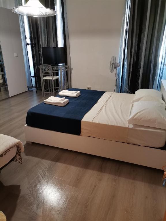 B&B Porto Vecchio ROOMS - Stazione Centrale Trieste - View 2