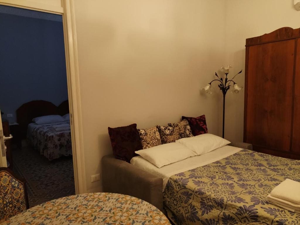 Battisti 18 Vintage Rooms - View 3