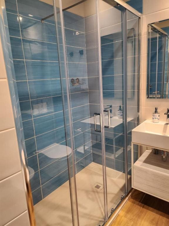 Berry Rooms - View 6