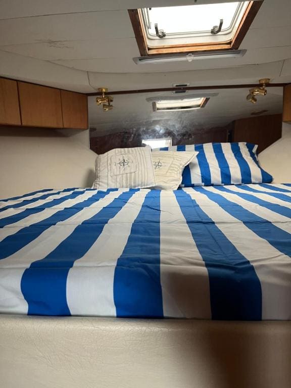 boat and breakfast - Main view