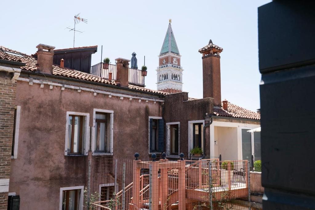 Anzolo Palace - Rooms & Apartments - View 2