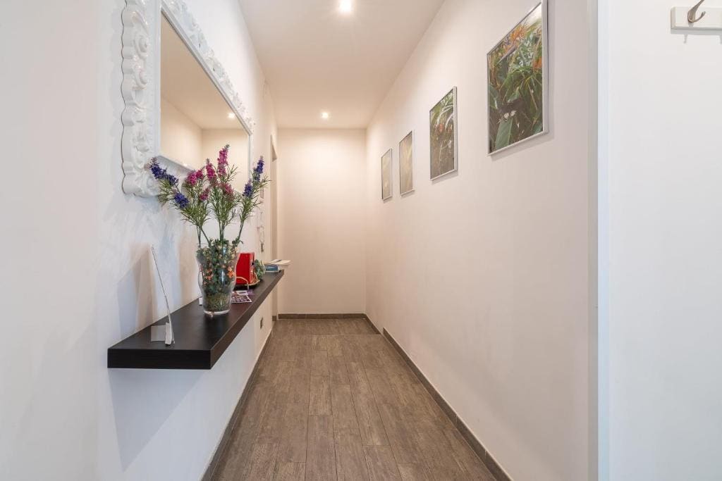 Cavour Rooms - View 6