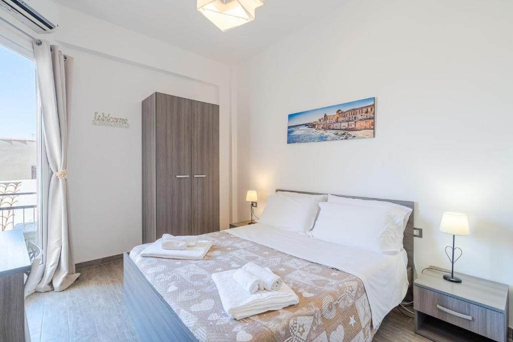 Cavour Rooms - View 7
