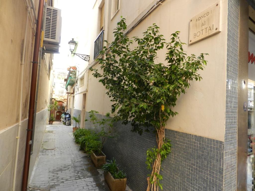 Cavour Rooms - View 2