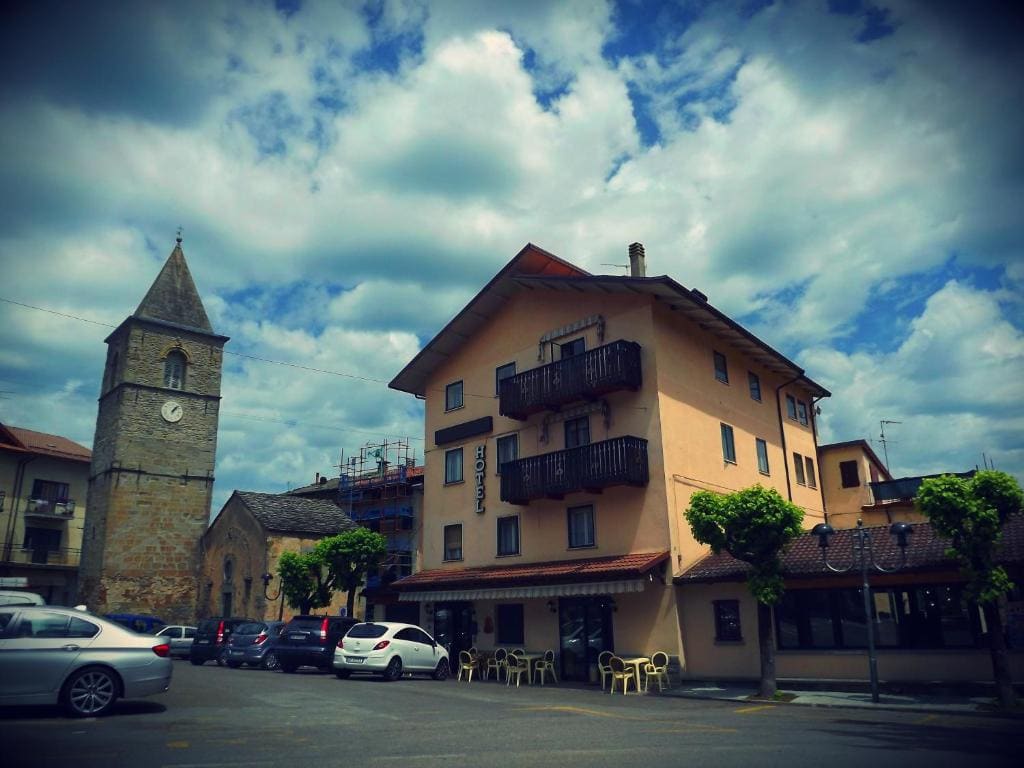 Hotel Capriolo - Main view