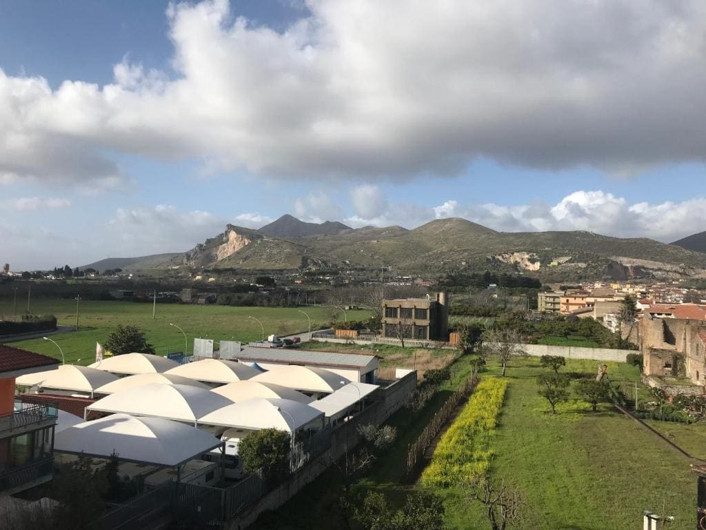 Caserta Royale Apartment - View 2