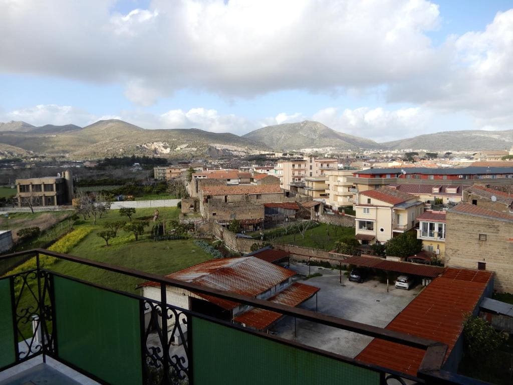 Caserta Royale Apartment - View 6