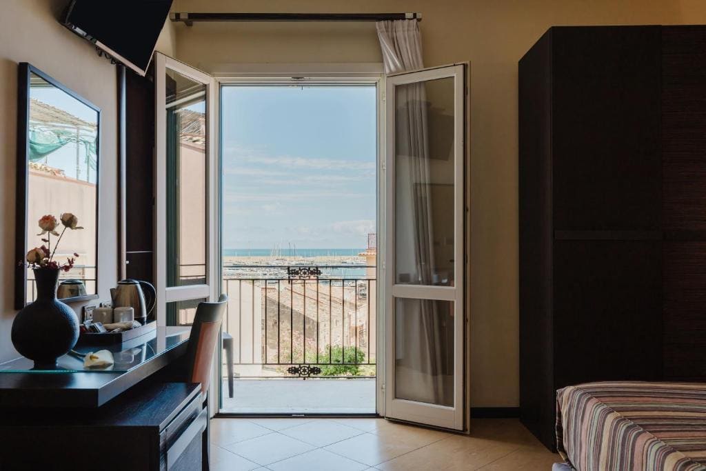 Cerri Hotel - View 2