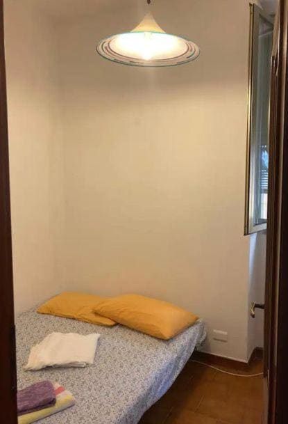 Cheerful Room, Shared Kitchen in Art House, One or Couple - View 6