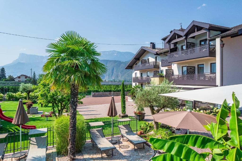 Hotel Christine - Main view